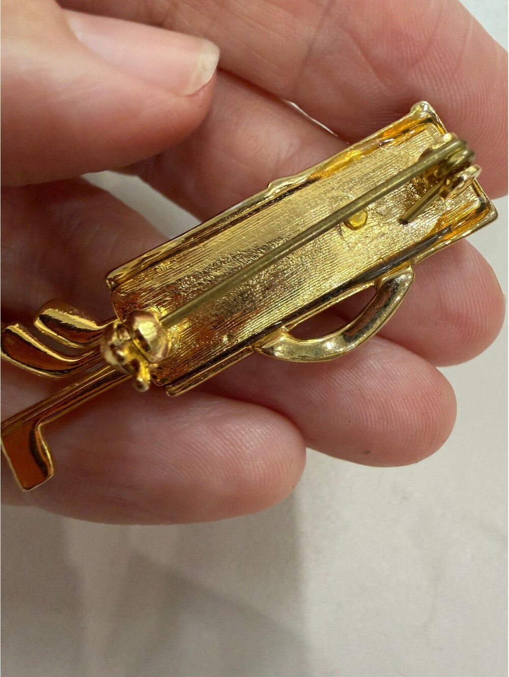 Vintage Golf Bag and Clubs Brooch Pin - Picture 5 of 5